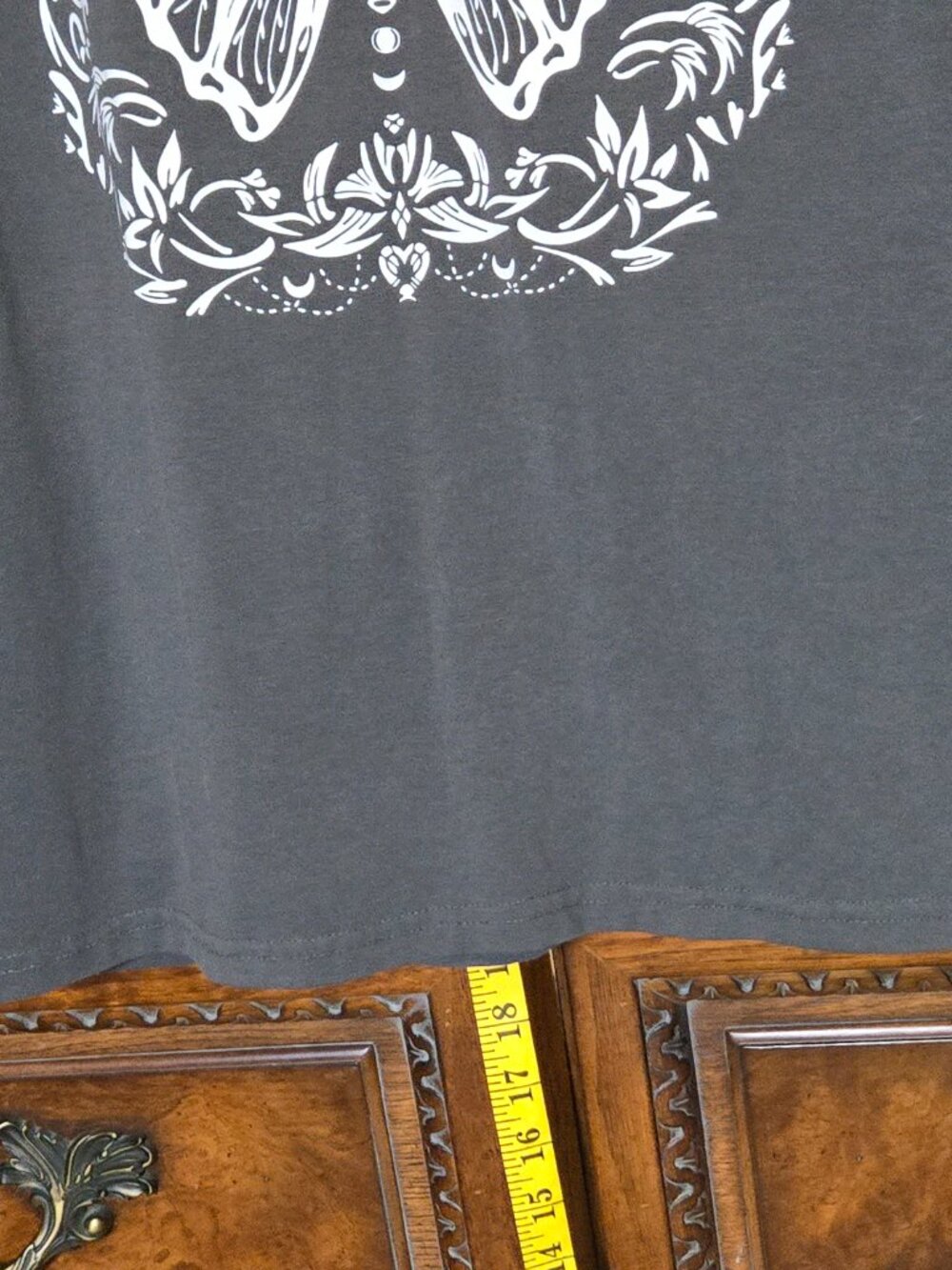 Butterfly Moon Phases Graphic Tee Women Medium Gray Celestial Boho - Picture 7 of 8